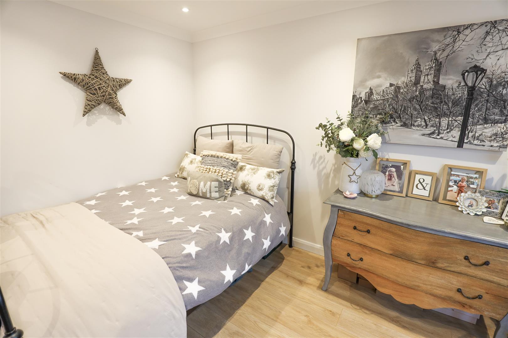 37 Millfield Drive, Cowbridge, Vale of Glamorgan, CF71 7BR